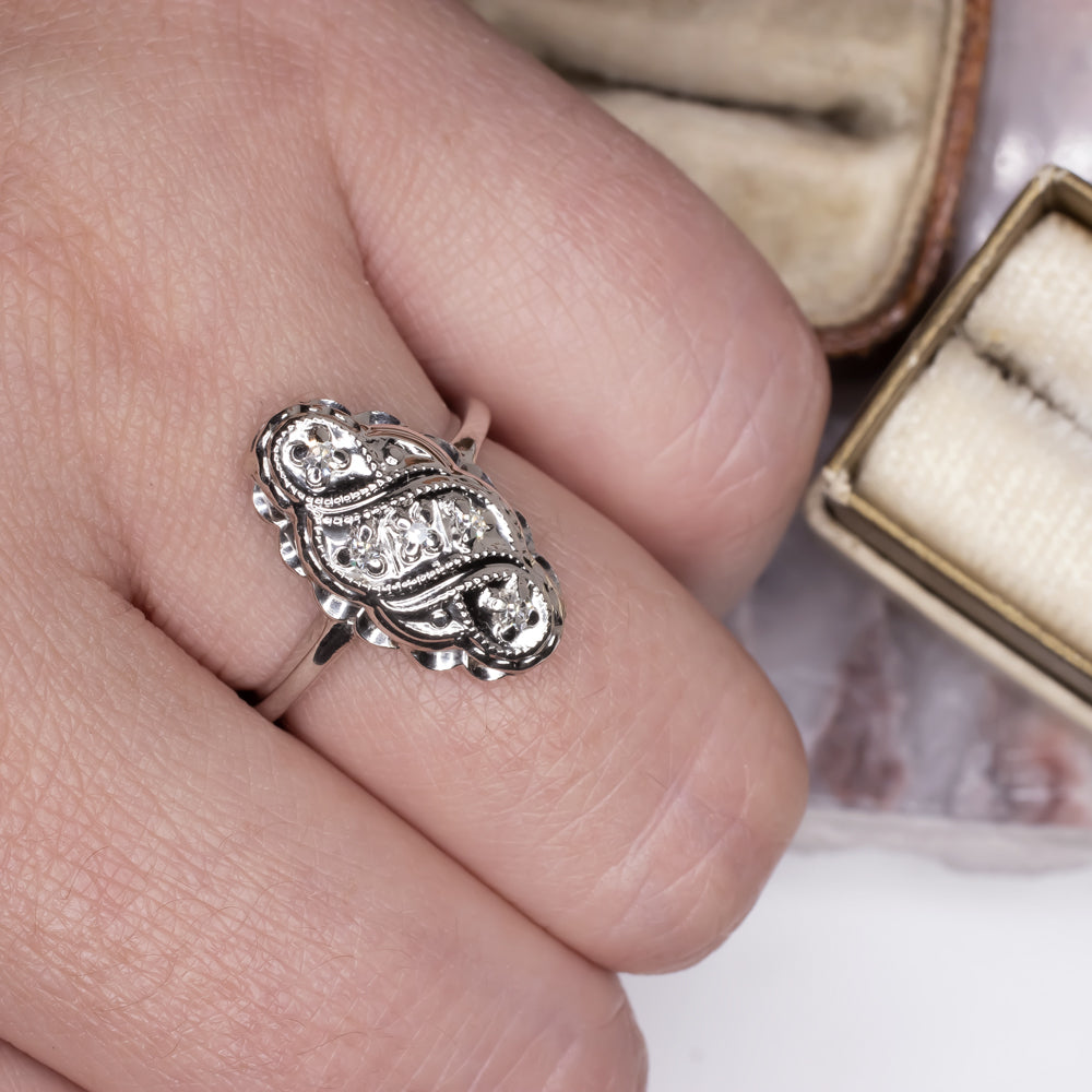 VINTAGE DIAMOND COCKTAIL RING 14k WHITE GOLD NATURAL ESTATE SWIRL SCALLOPED