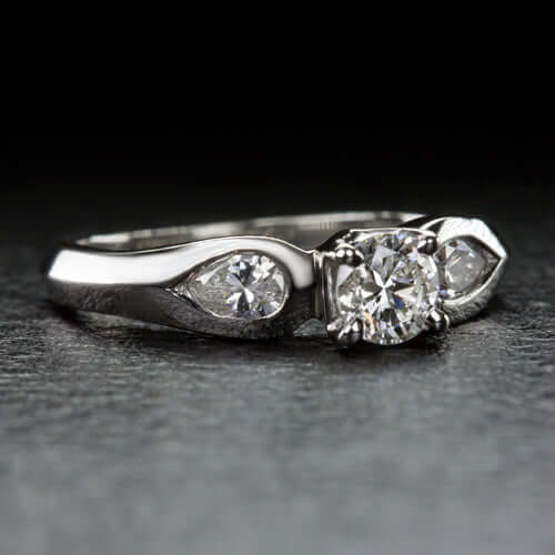 3/4 CARAT VINTAGE VS DIAMOND ROUND PEAR ACCENT 3 STONE PLATINUM ENGAGEMENT RING