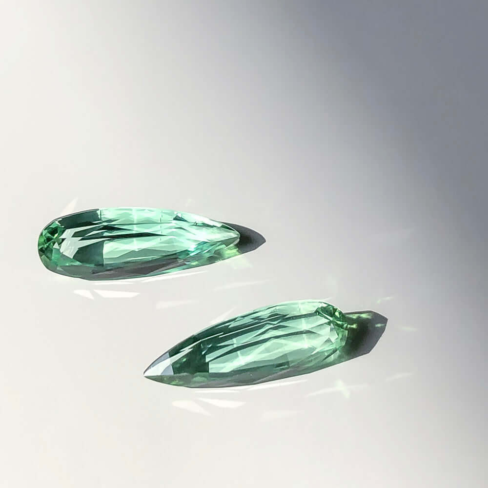 4ct MINT GREEN TOURMALINE PAIR LONG DROP PEAR SHAPE CUT DANGLE EARRINGS TEARDROP