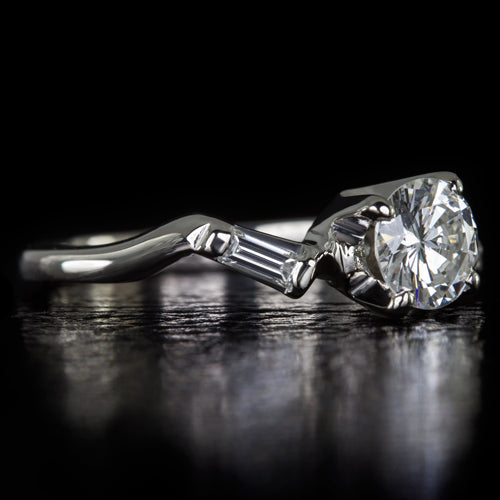 G COLOR ROUND BRILLIANT CUT DIAMOND ENGAGEMENT RING BAGUETTE NATURAL EARTH-MINED