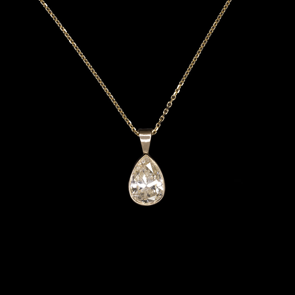 NATURAL DIAMOND NECKLACE PEAR SHAPE PENDANT YELLOW GOLD