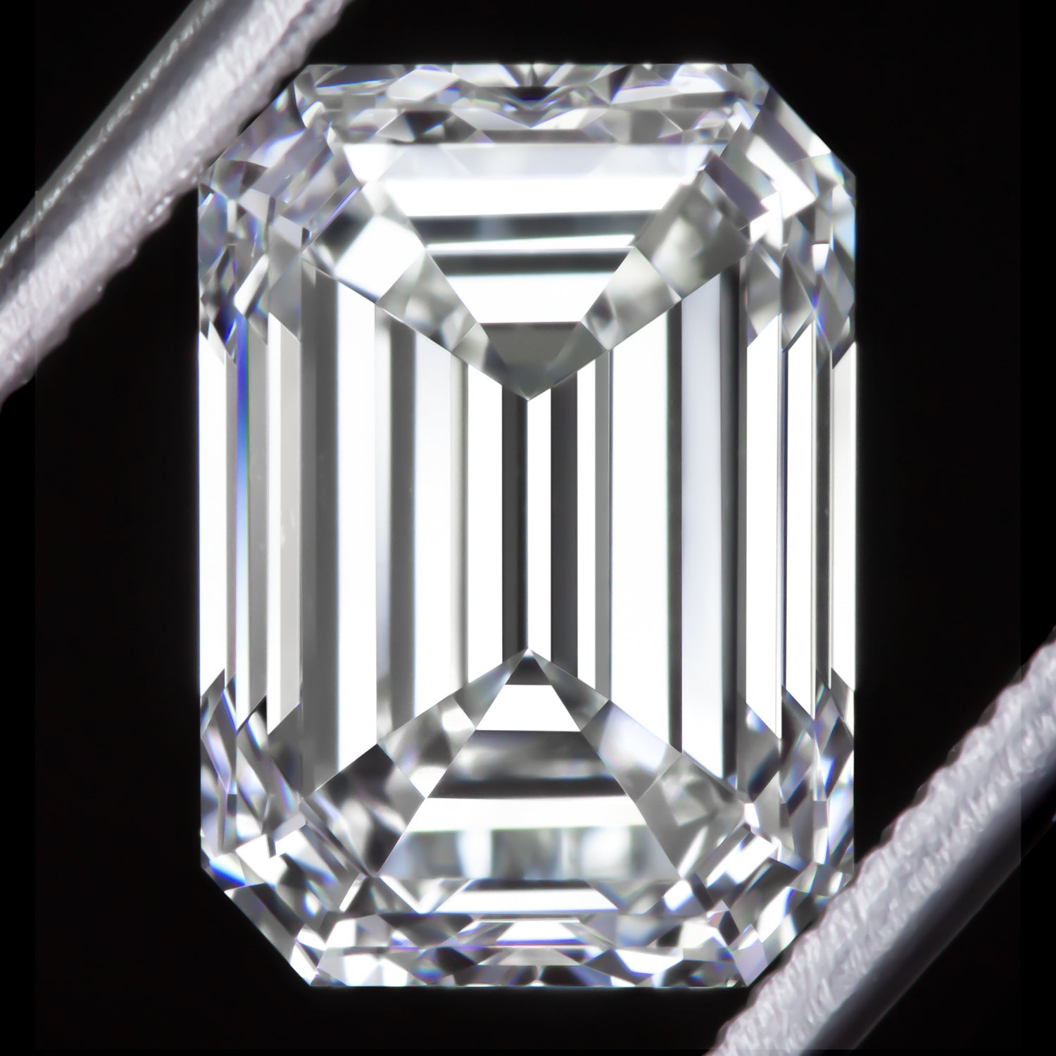 3 CARAT LAB CREATED DIAMOND IGI CERTIFIED D VVS2 PREMIUM EMERALD