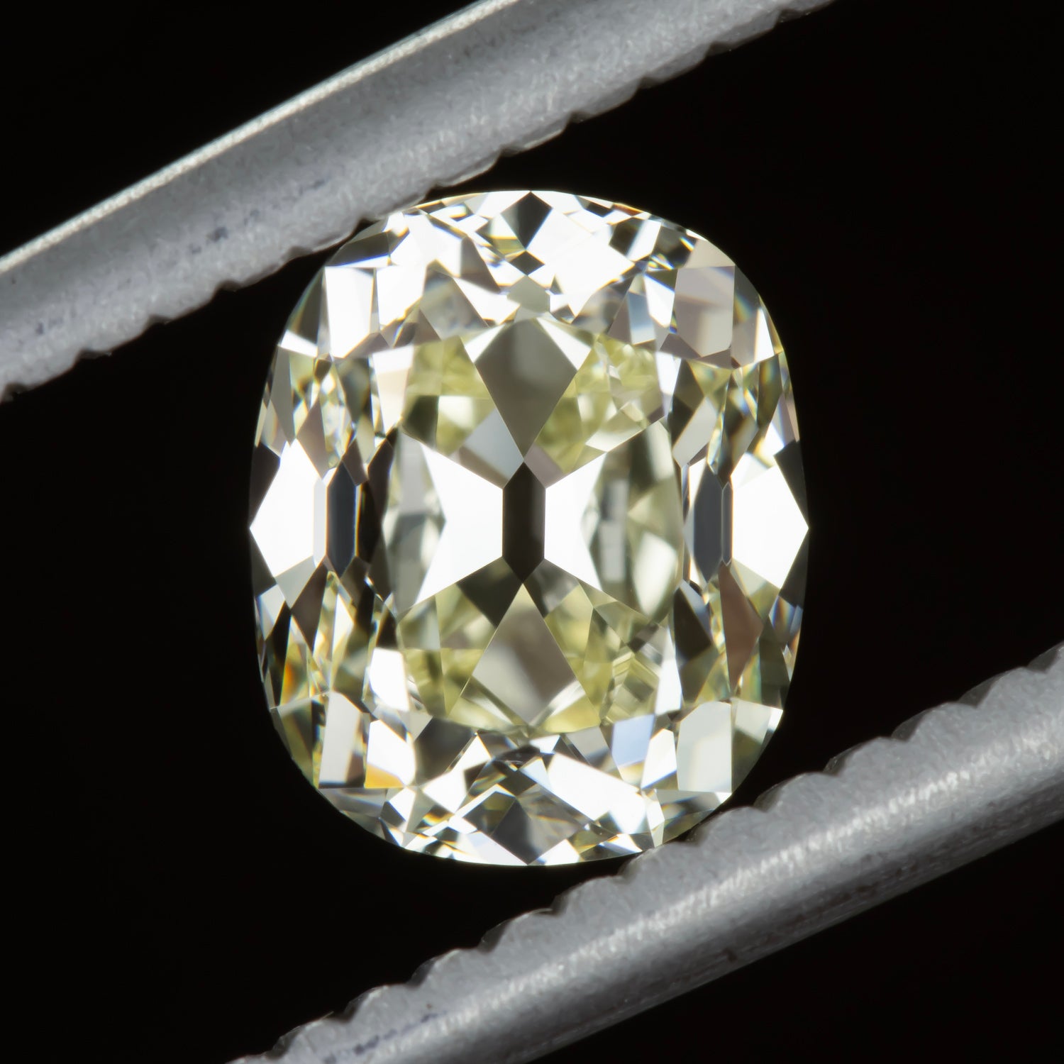 OLD MINE CUT DIAMOND GIA CERTIFIED U-V VVS2 ELONGATED