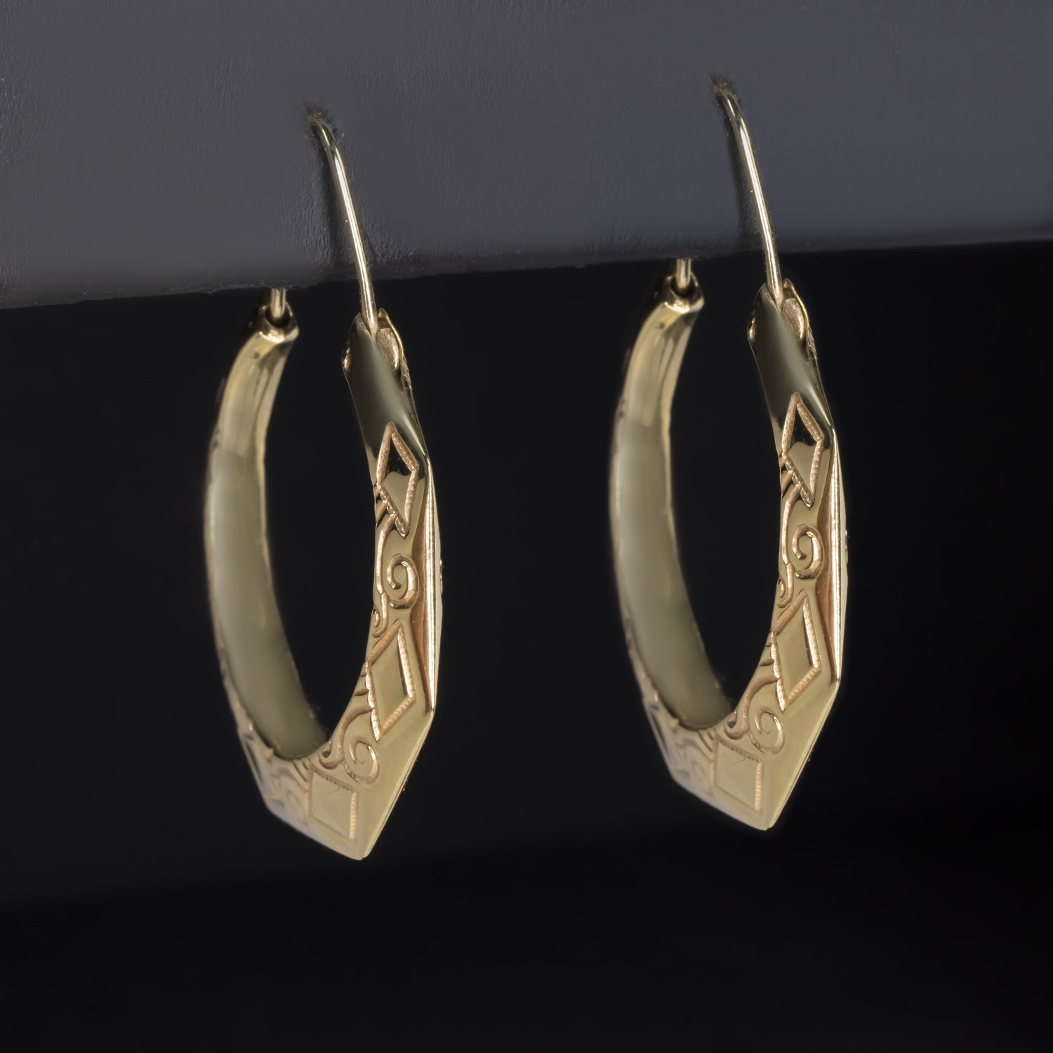 14K YELLOW GOLD HOOP EARRINGS FACETED ENGRAVED SIMPLE CLASSIC