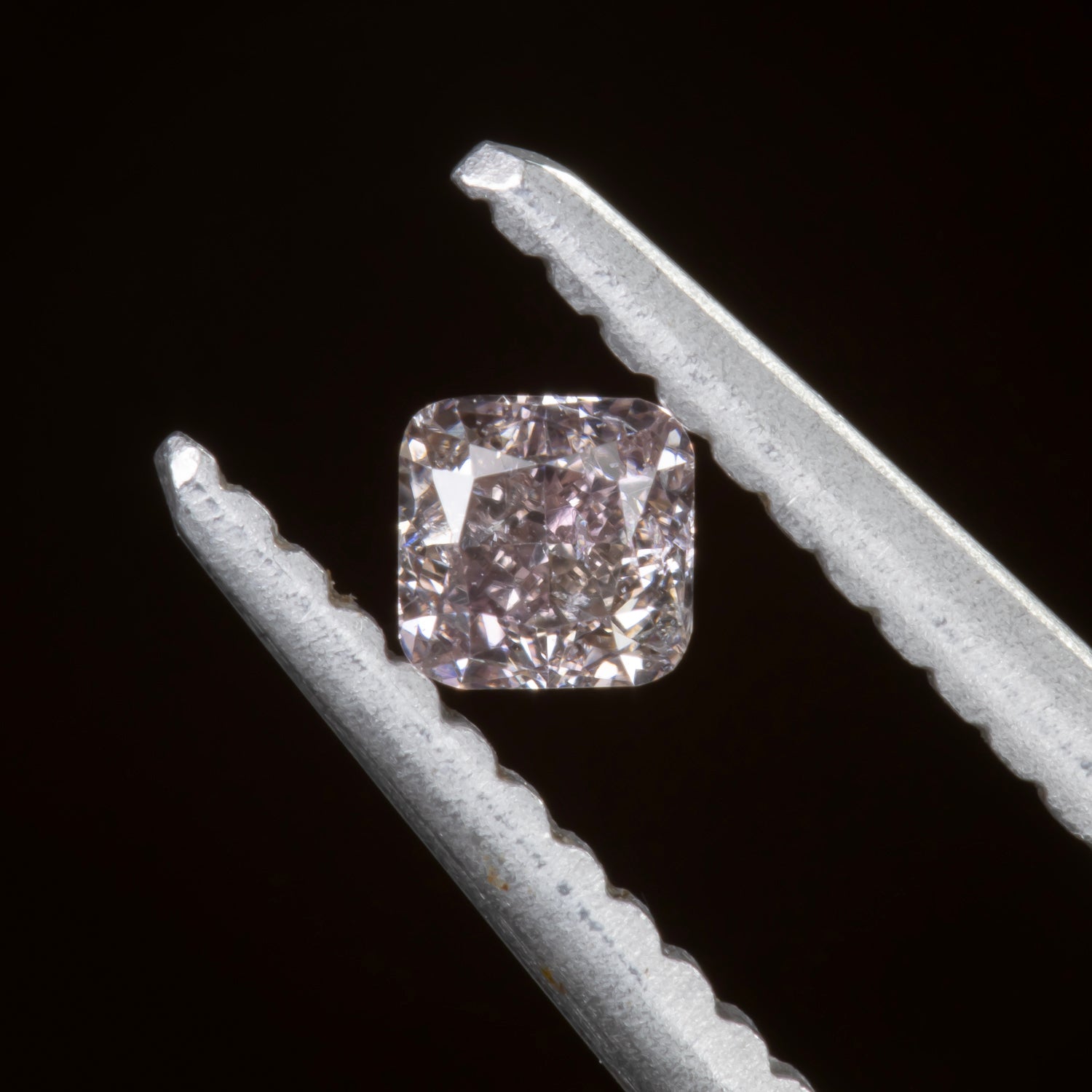 fancy　purple　pink Rare and Magnificent Fancy Intense Purple-pink diamond ring