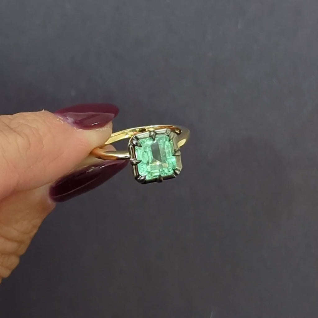 VINTAGE STYLE EMERALD SOLITAIRE RING VICTORIAN COLLET BUTTON BACK 14k GOLD MINT