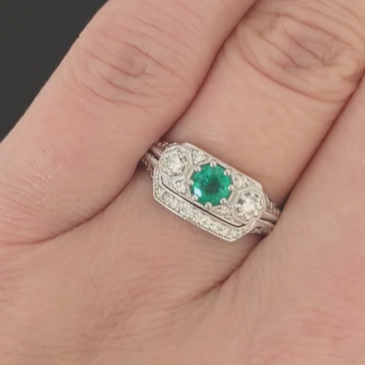 EMERALD DIAMOND ART DECO RING VINTAGE STYLE 3 STONE PLATINUM GREEN COCKTAIL