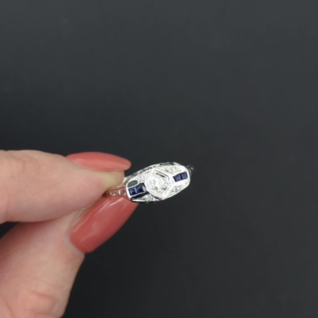 ART DECO DIAMOND SAPPHIRE ENGAGEMENT RING VINTAGE 18K WHITE GOLD FILIGREE 1920s