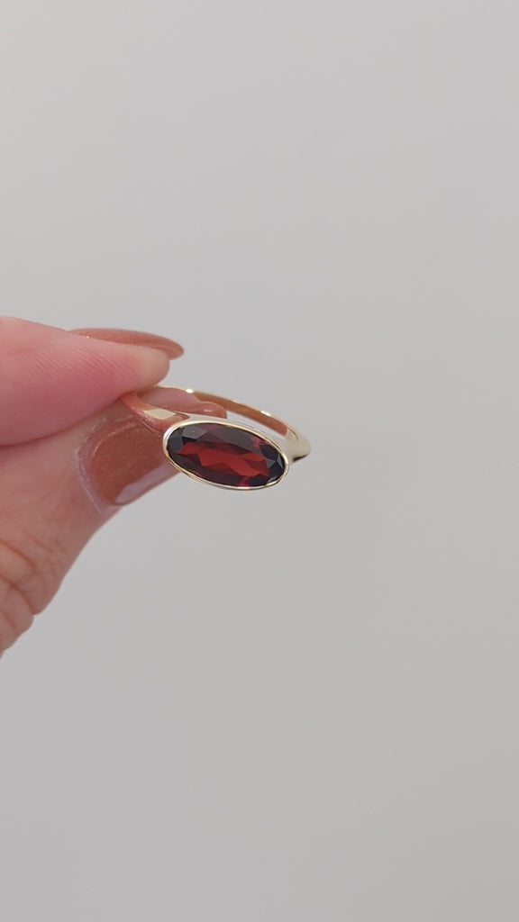 MOVAL RED GARNET 14K YELLOW GOLD RING EAST WEST BEZEL OVAL MARQUISE SOLITAIRE