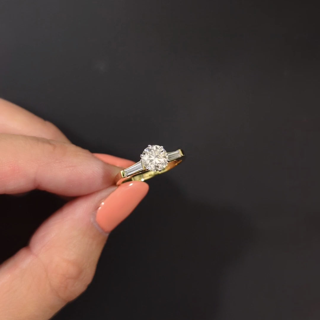 1 Carat Diamond Engagement Ring Round Cut 18K Yellow Gold Baguette Accents 1ct 7.0