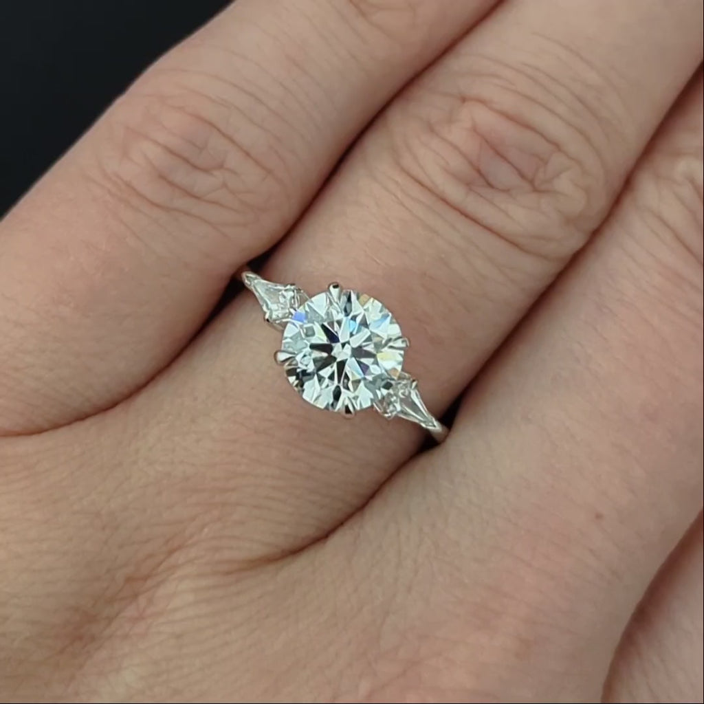 2ct LAB CREATED DIAMOND ENGAGEMENT RING 3 STONE ROUND KITE CUT 14k WHITE GOLD