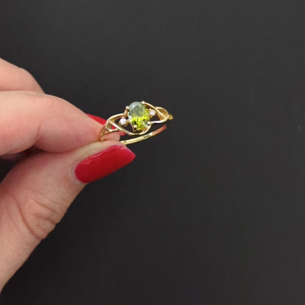 PERIDOT 10k YELLOW GOLD COCKTAIL RING SWIRL ESTATE JEWELRY GREEN GEMSTONE GIFT