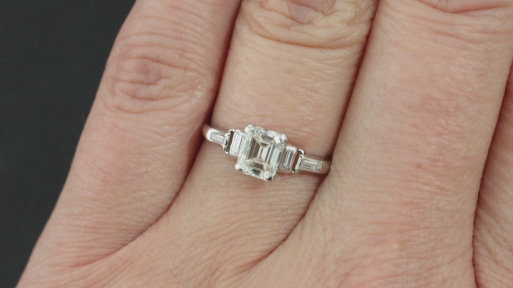 1 CARAT VINTAGE EMERALD CUT DIAMOND ENGAGEMENT RING PLATINUM ART DECO 1920s 1ct