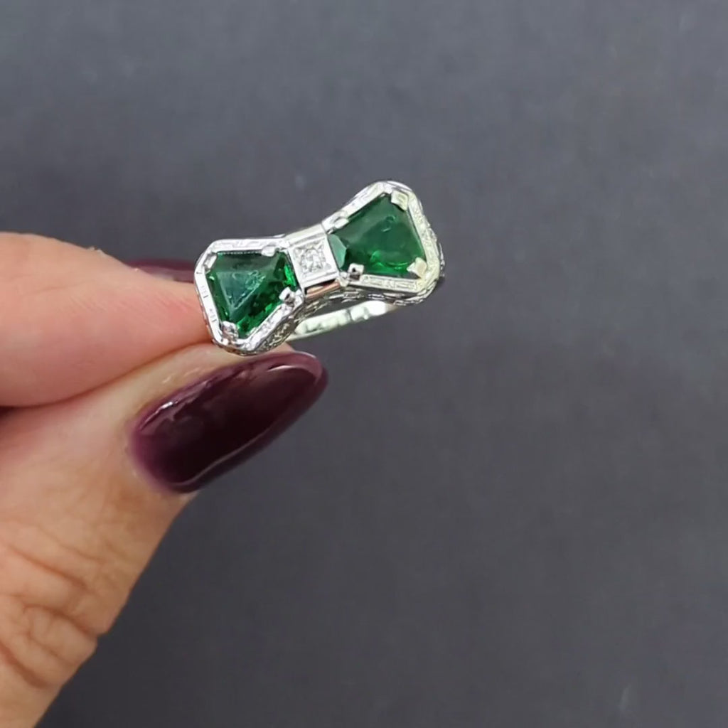 VINTAGE DIAMOND SYNTHETIC EMERALD BOW RING FILIGREE 14k WHITE GOLD COCKTAIL