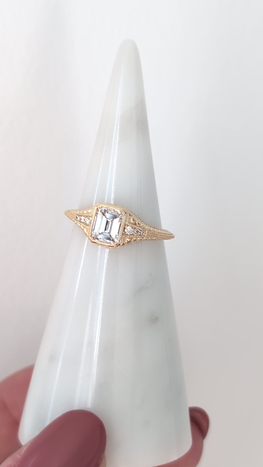DIAMOND MOUNTING VINTAGE STYLE ENGAGEMENT RING 7X5 EMERALD CUT RADIANT SETTING