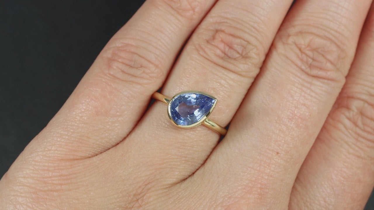  2.71c TILTED BLUE SAPPHIRE RING CEYLON PEAR SHAPE BEZEL SOLITAIRE COCKTAIL GOLD