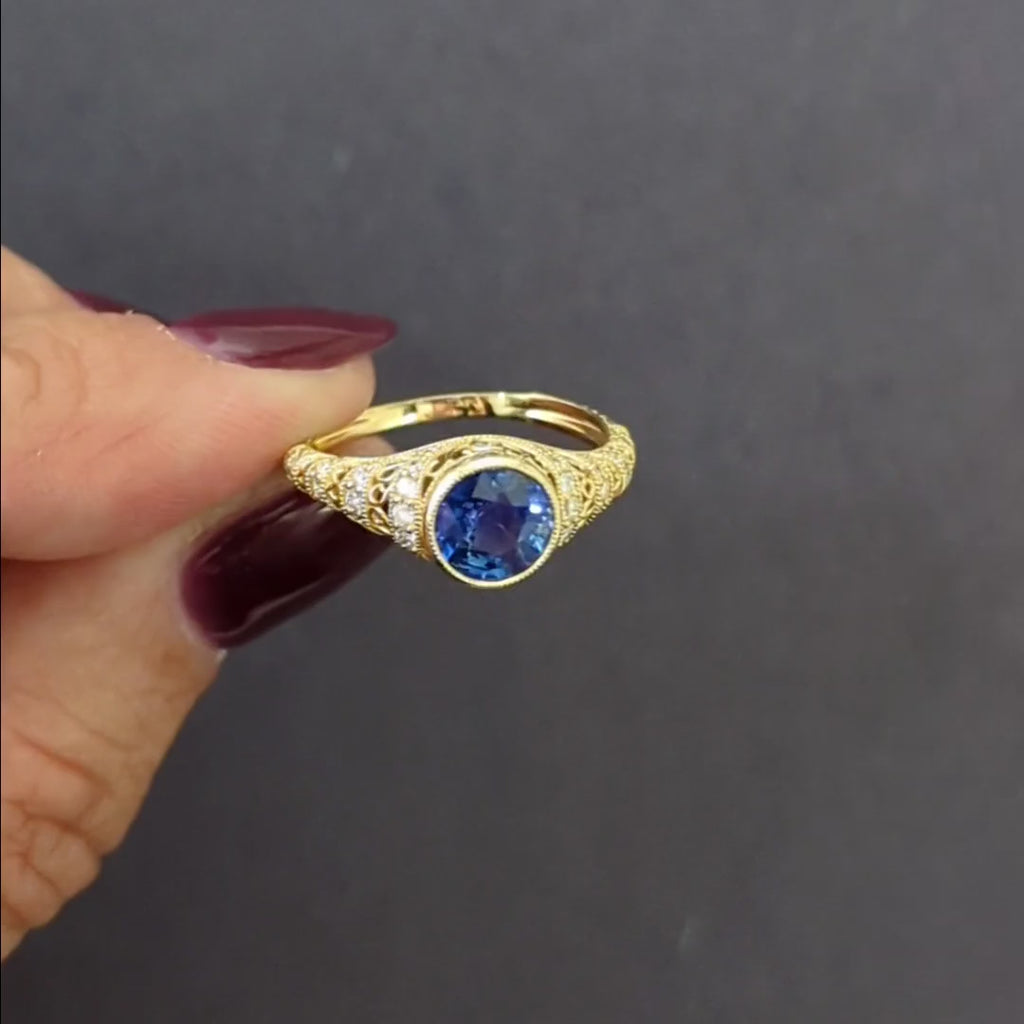 VINTAGE STYLE SAPPHIRE DIAMOND COCKTAIL RING YELLOW GOLD FILIGREE BEZEL NATURAL