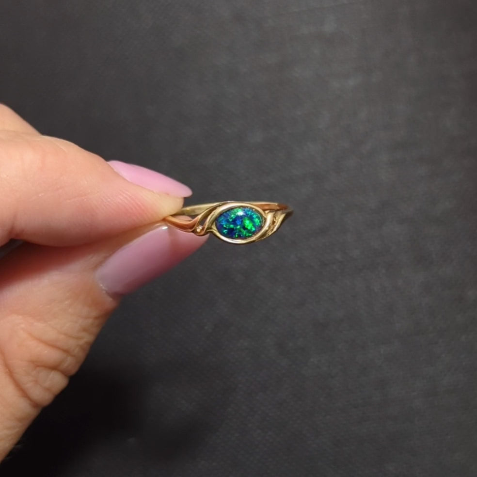 OPAL SOLITAIRE RING 14k YELLOW GOLD ESTATE COCKTAIL DAINTY EAST WEST OVAL SHAPE