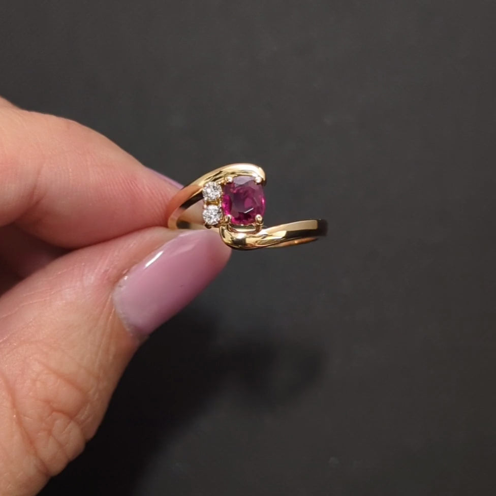 RUBY DIAMOND COCKTAIL RING OVAL SHAPE CUT ASSYMETRICAL BYPASS 14k YELLOW GOLD