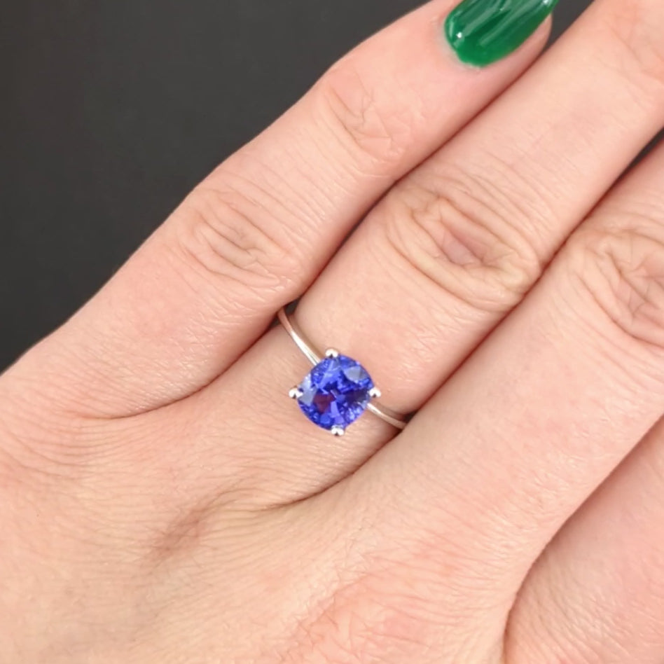 1.89ct TANZANITE SOLITAIRE RING 14k WHITE GOLD CUSHION CUT BLUE NATURAL CLASSIC