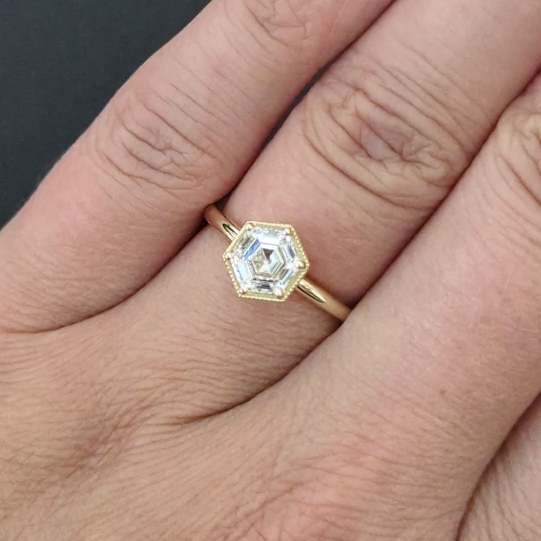 1.05ct LAB CREATED DIAMOND ENGAGEMENT RING HEXAGON CUT PLATINUM SOLITAIRE