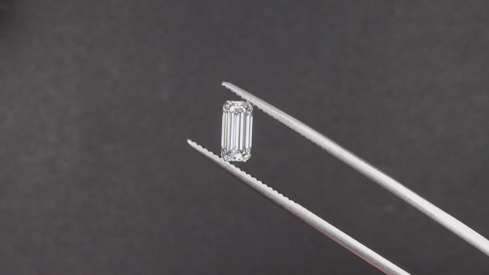 0.68c GIA CERTIFIED E VVS2 EMERALD CUT DIAMOND LONG BAGUETTE SHAPE NATURAL 7.5mm
