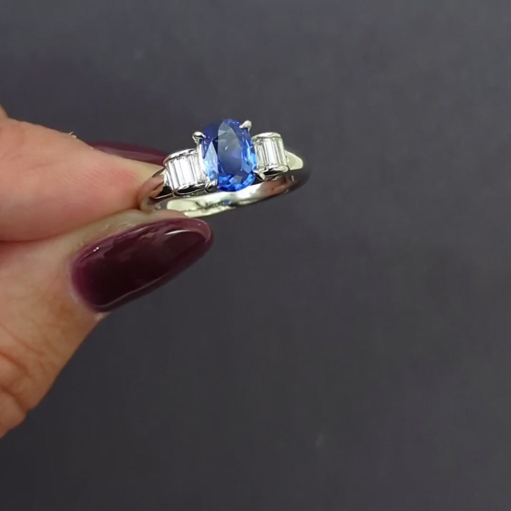 1.95ct SAPPHIRE DIAMOND COCKTAIL RING PLATINUM OVAL SHAPE NATURAL BAGUETTE CUT