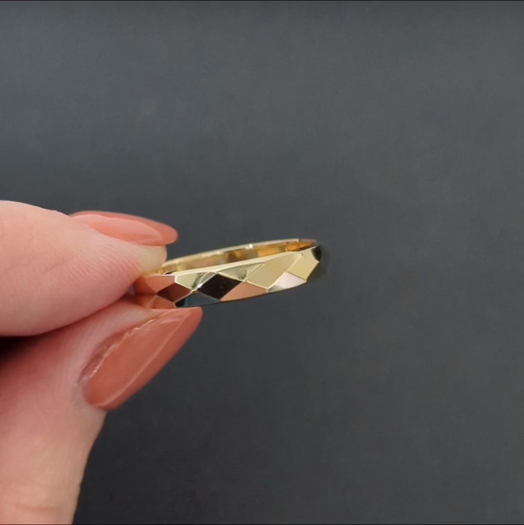SOLID 14k YELLOW GOLD WEDDING BAND VINTAGE STACKING RING FACETED 4mm CLASSIC