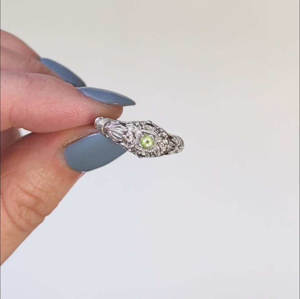 PERIDOT VINTAGE STYLE COCKTAIL RING STERLING SILVER FILIGREE DAINTY ROUND GREEN