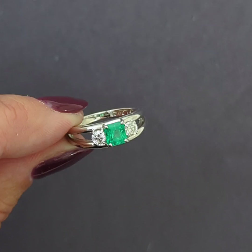 COLOMBIAN EMERALD DIAMOND COCKTAIL RING PLATINUM SPLIT SHANK 3 STONE NATURAL