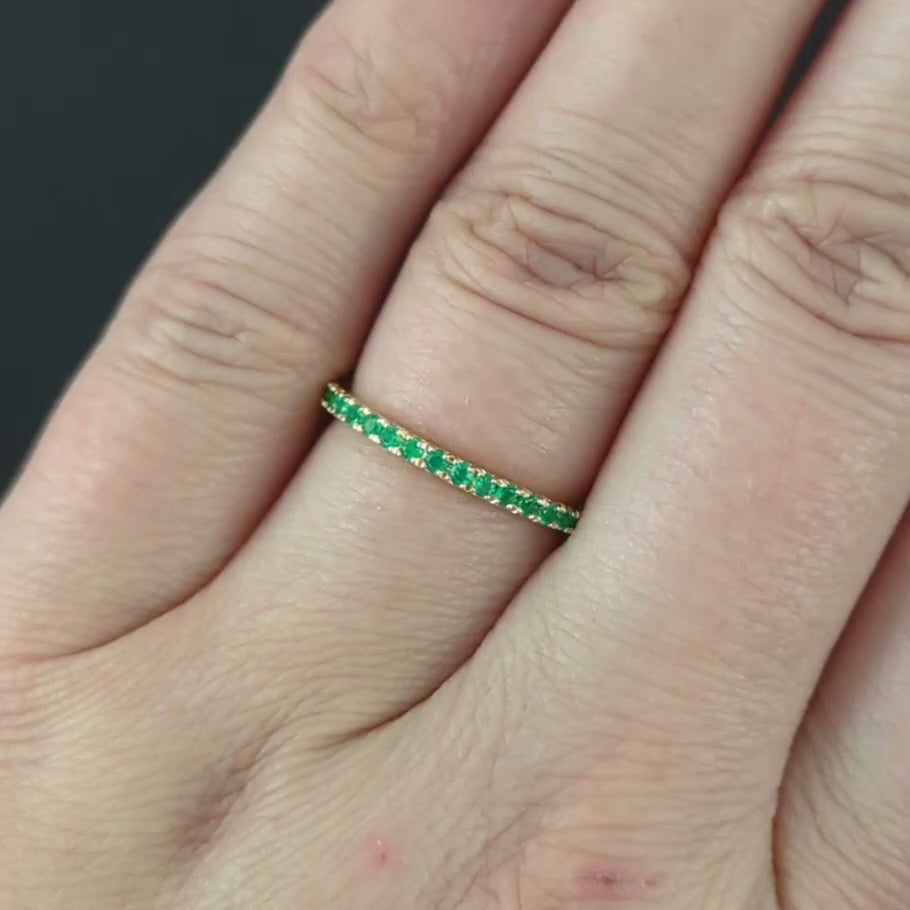 GREEN ONYX 14K YELLOW GOLD ETERNITY RING STACKING WEDDING BAND NATURAL Size 5.5
