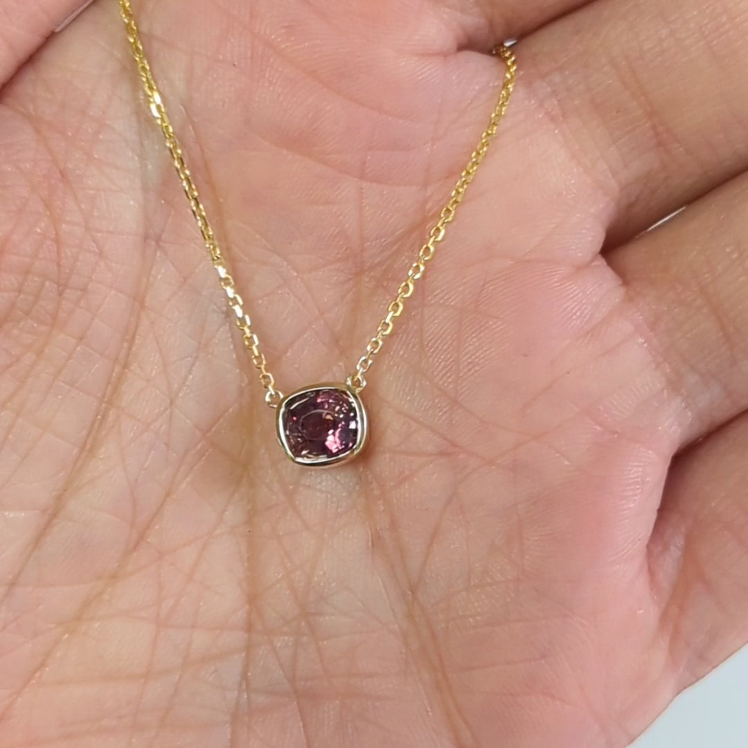 ORANGE PINK SAPPHIRE PENDANT NECKLACE CUSHION BEZEL SET 14k YELLOW GOLD NATURAL