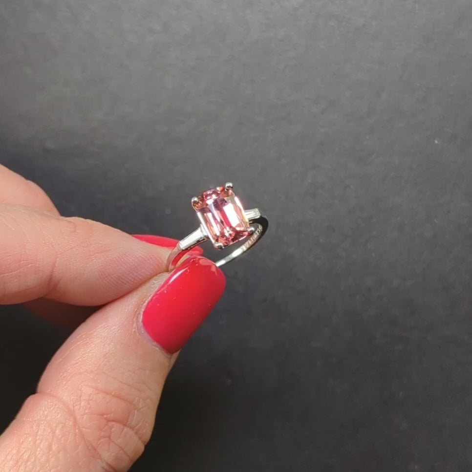 SPINEL DIAMOND PLATINUM RING VINTAGE COCKTAIL PEACH PINK CUSHION SHAPE 3 STONE