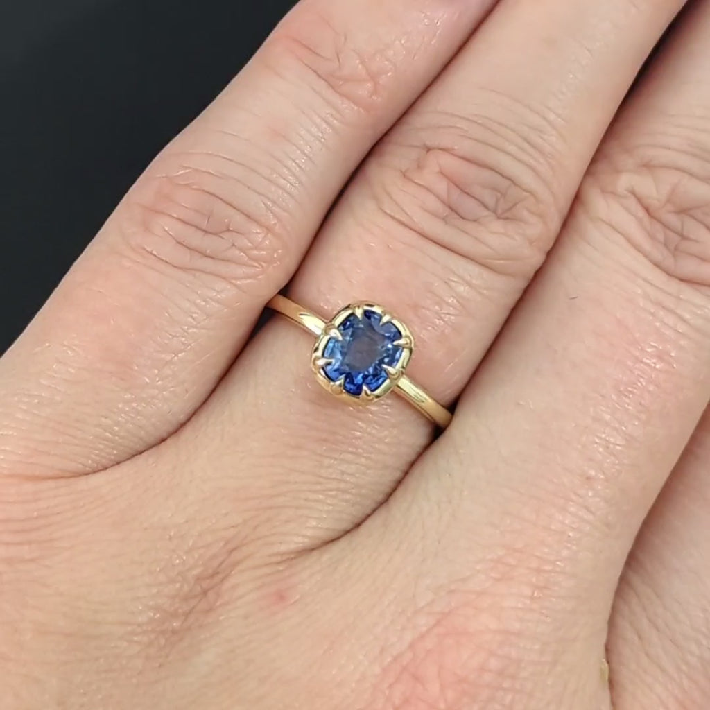 VINTAGE STYLE SAPPHIRE SOLITAIRE RING CUSHION SHAPE VICTORIAN COLLET 14k GOLD