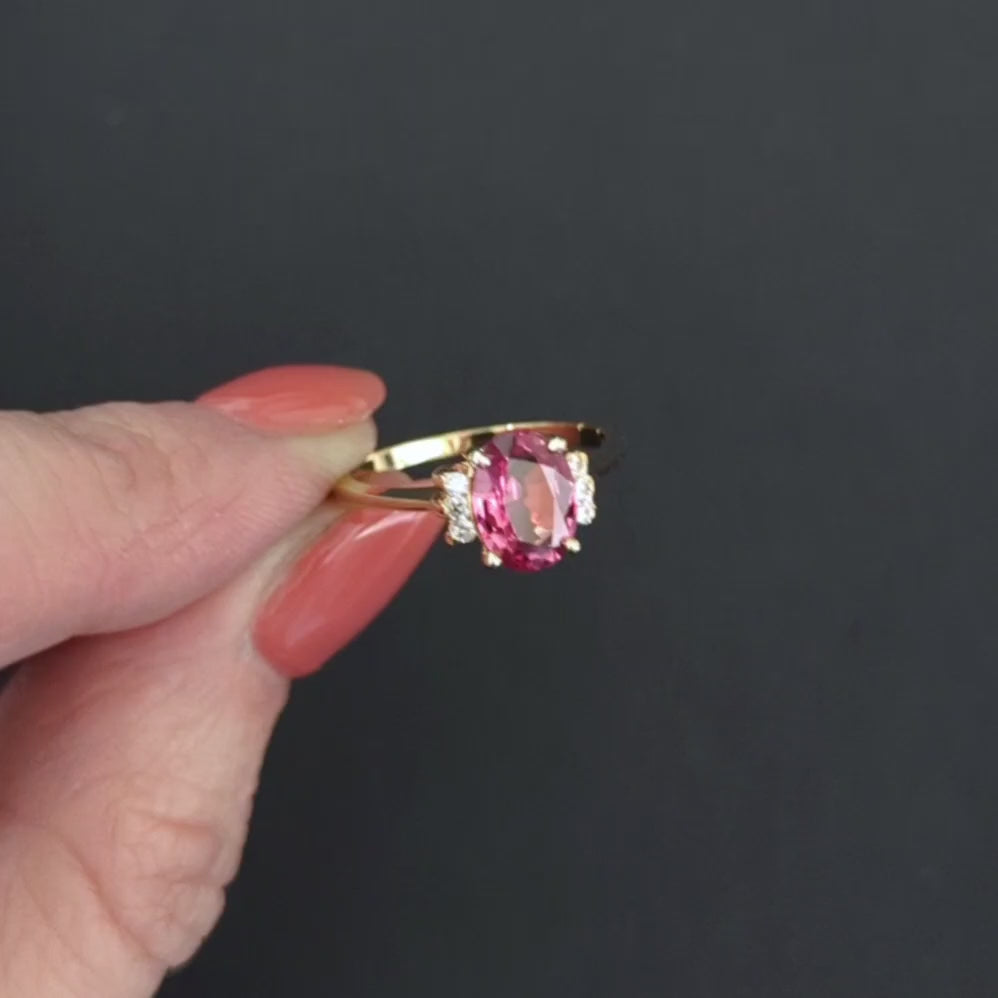 PEACH PINK SAPPHIRE DIAMOND COCKTAIL RING 18k YELLOW GOLD NATURAL OVAL SHAPE