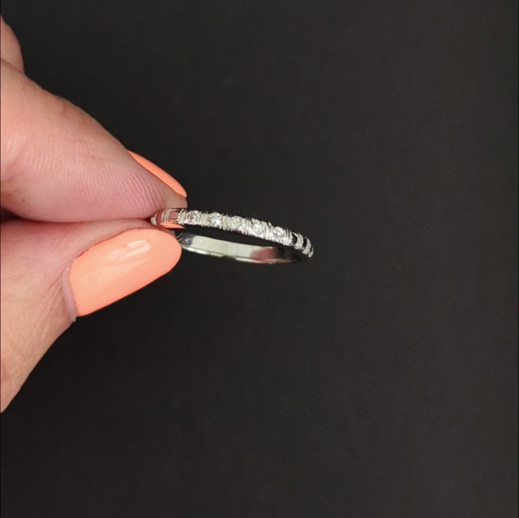 1924 VINTAGE DIAMOND PLATINUM WEDDING BAND STACKING RING CLASSIC ART DECO DAINTY