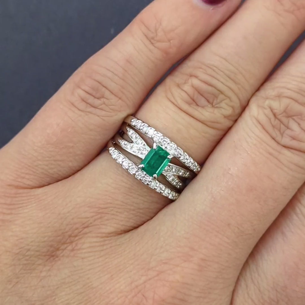 COLOMBIAN EMERALD DIAMOND COCKTAIL RING PLATINUM WIDE BAND CRISS CROSS NATURAL