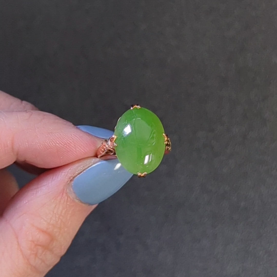 VINTAGE JADE 18k ROSE GOLD COCKTAIL RING OVAL CABOCHON SOLITAIRE ESTATE GREEN
