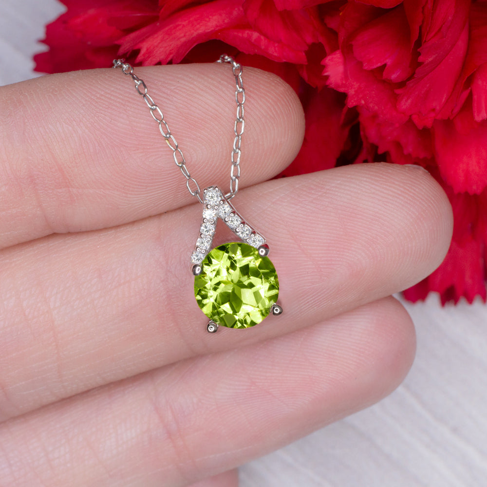 Peridot and diamond pendant Clearance