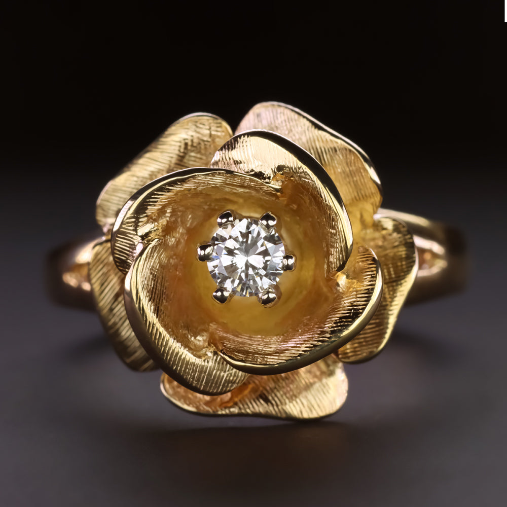 Gold rose ring with diamond in the middle Clearance