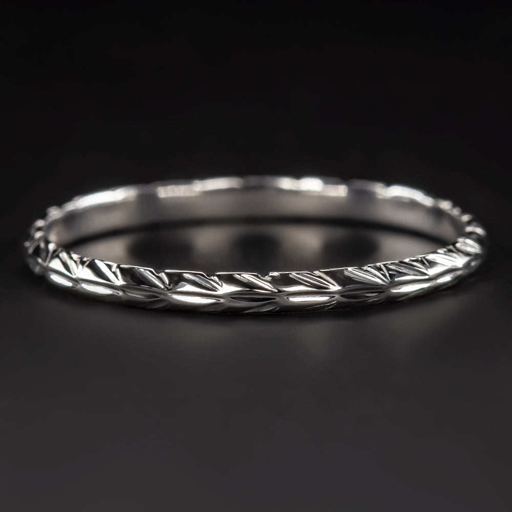 WHITE GOLD VINTAGE STYLE WEDDING BAND RING CARVED ENGRAVED THIN CLASSIC DAINTY