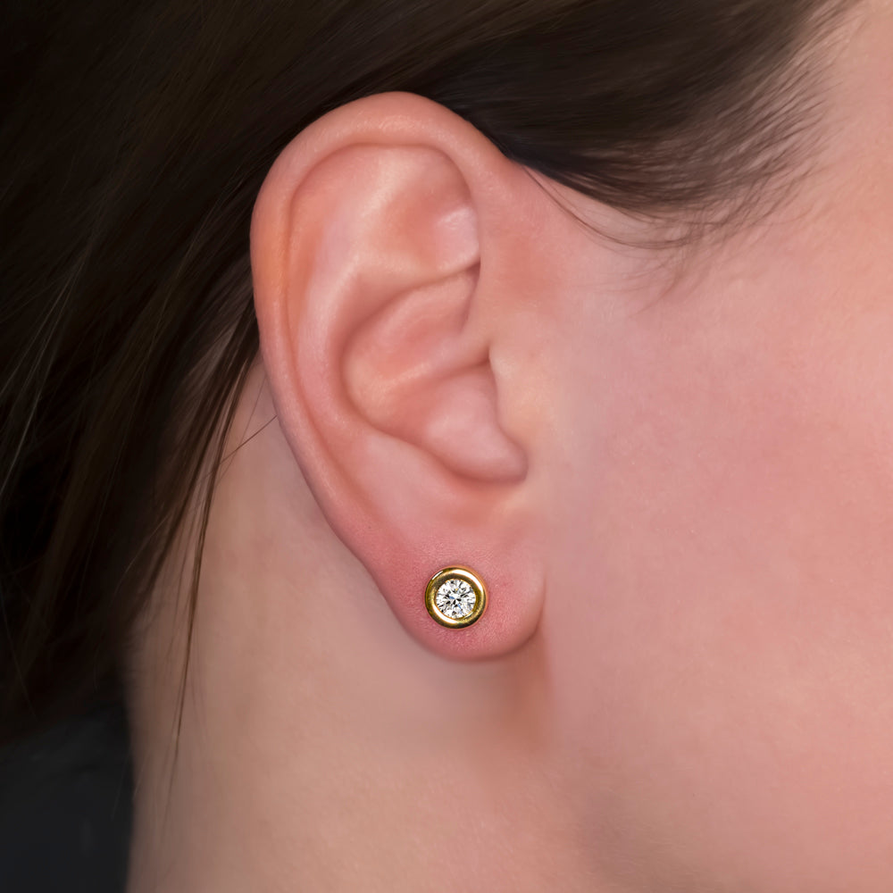 IDEAL CUT DIAMOND SCOTT KAY STUD EARRINGS 18k YELLOW GOLD 1/2 CARAT ROUND BEZEL