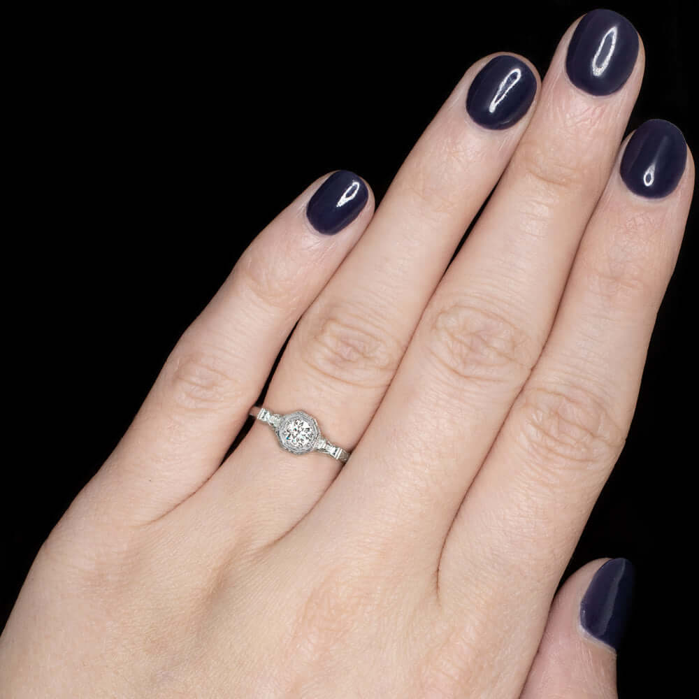 D VS VINTAGE STYLE DIAMOND ENGAGEMENT RING PLATINUM SOLITAIRE ENGRAVED CLASSIC Ivy & Rose