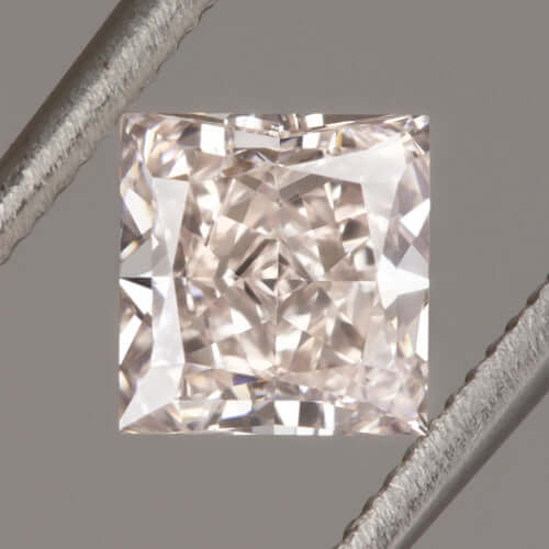 0.65ct GIA CERTIFIED FANCY LIGHT PINK SI2 DIAMOND UNTREATED PRINCESS CUT NATURAL