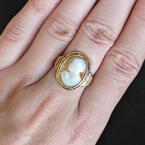 VINTAGE CAMEO RING YELLOW GOLD HAND CARVED VICTORIAN ESTATE
