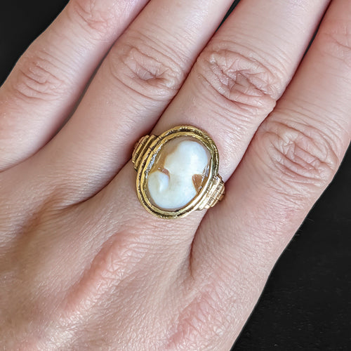 VINTAGE CAMEO RING YELLOW GOLD HAND CARVED VICTORIAN ESTATE COCKTAIL PORTRAIT
