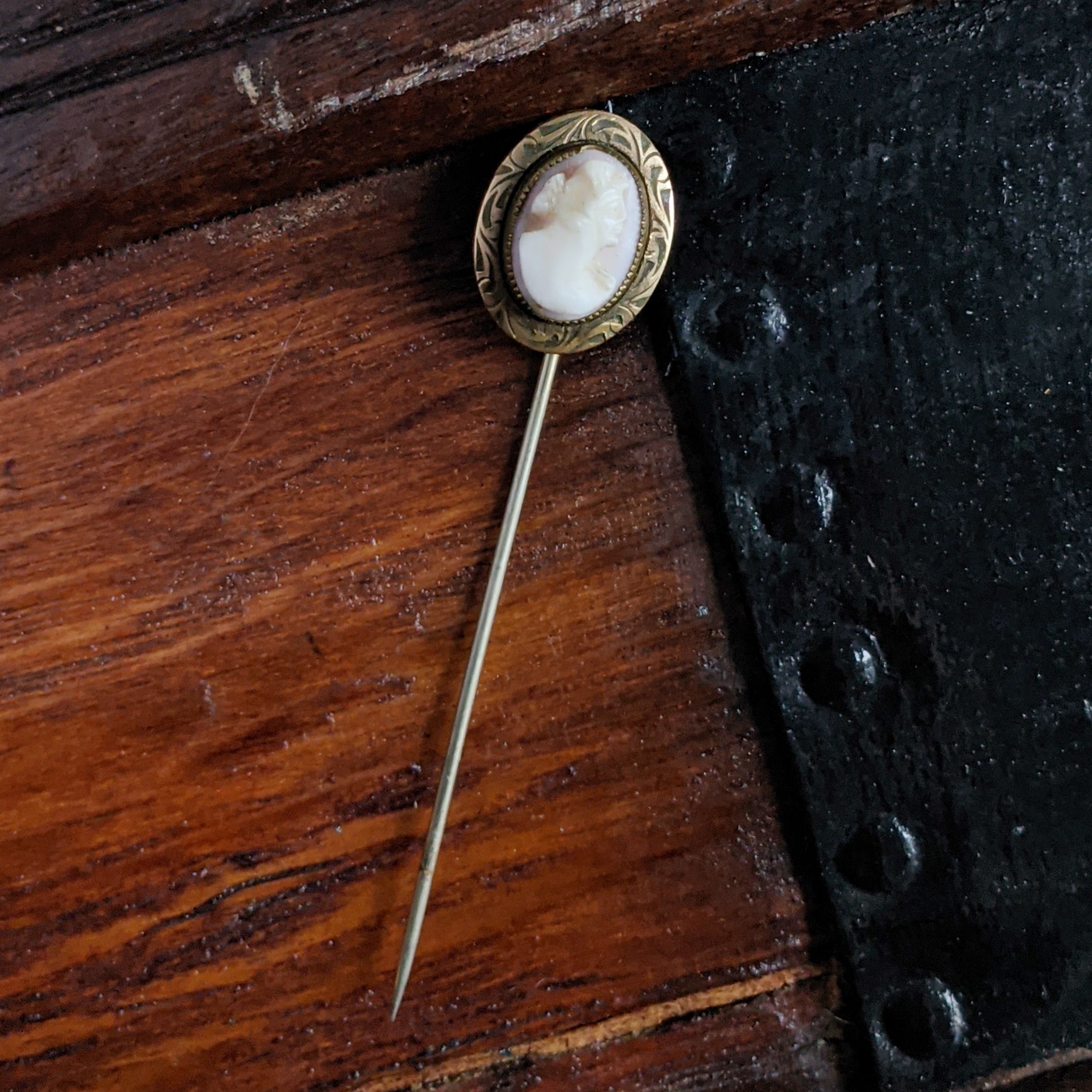 VINTAGE CAMEO STICK PIN ESTATE HAND CARVED PORTRAIT WOMAN VICTORIAN LADY