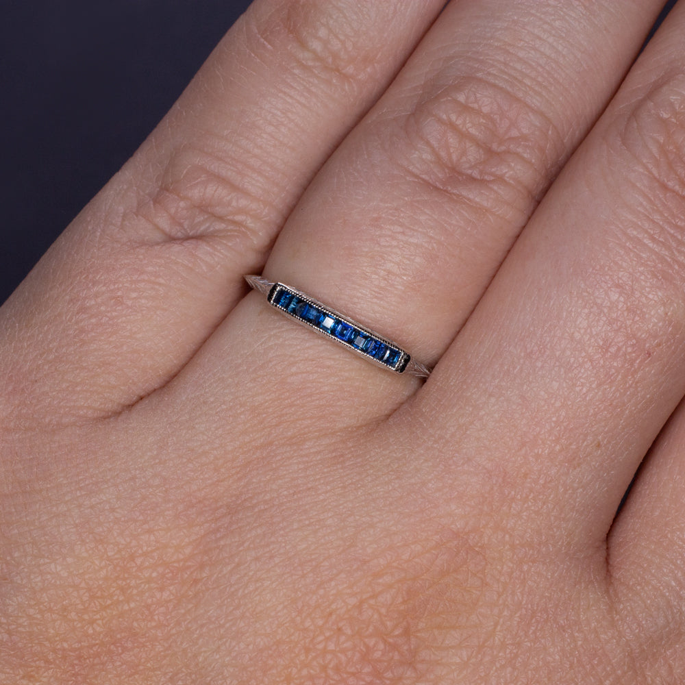 SAPPHIRE WHITE GOLD WEDDING BAND STACKING RING VINTAGE STYLE ART DECO ENGRAVING