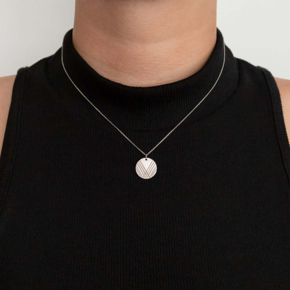 14k GOLD DISC PENDANT 16.7mm FLORENTINE FINISH MEDALLION NECKLACE SIMPLE CIRCLE